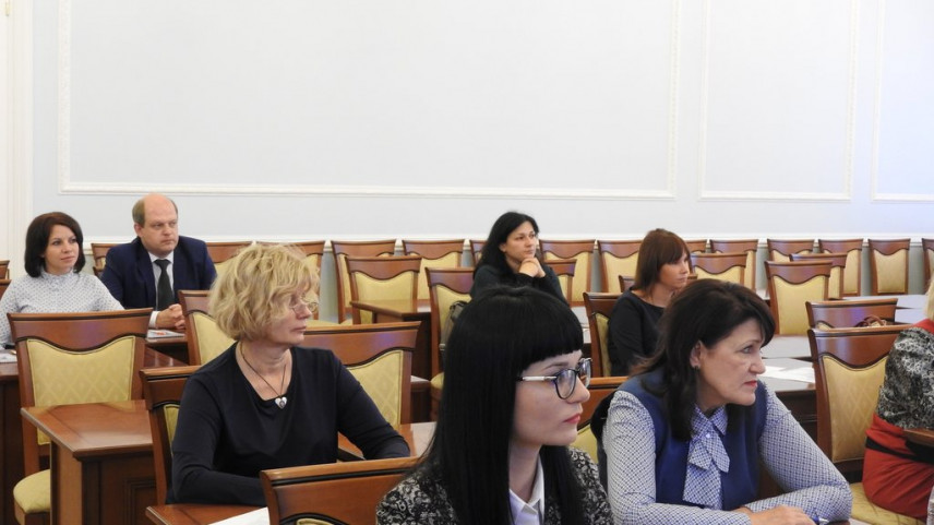 Петербург продолжает принимать региональные кадровые службы