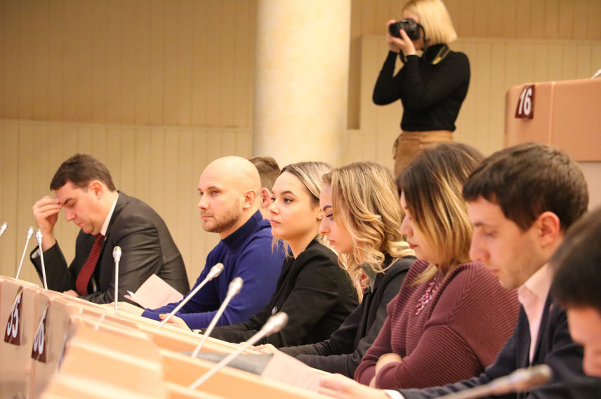 Молодежь Саратова предлагает засчитывать практику в госорганах в стаж госслужбы
