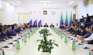 Первые победители конкурса «Мой Дагестан» получили служебные удостоверения