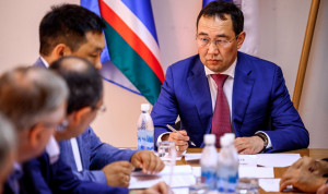 Глава Якутии отметил важность привлечения молодых кадров на госслужбу