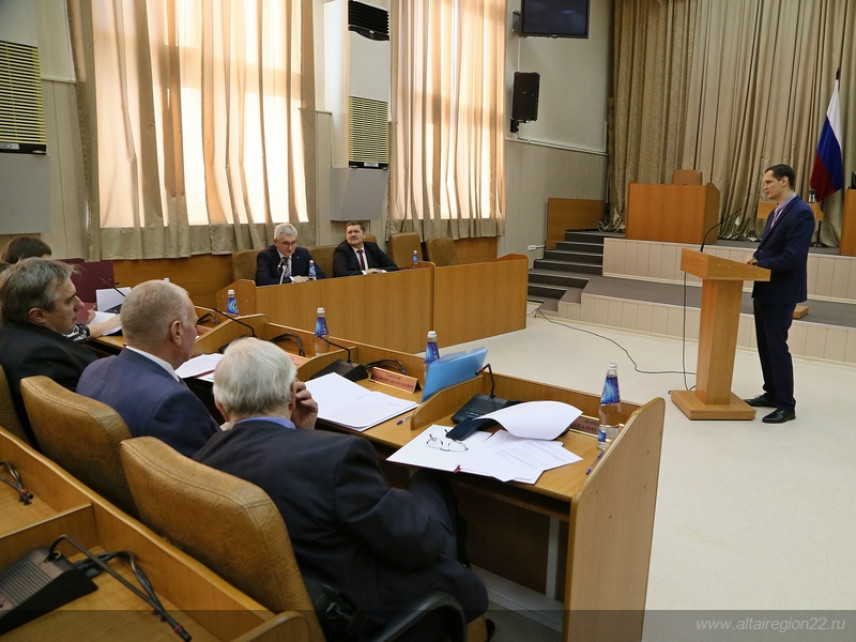 В администрации губернатора Алтайского края прошла аттестация госслужащих