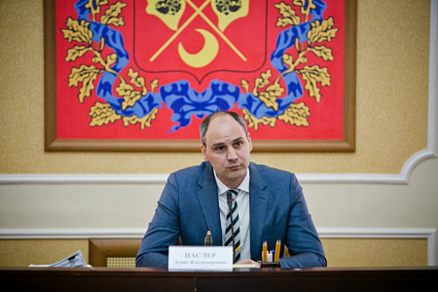 Оренбургским чиновникам на 5% сократят зарплату