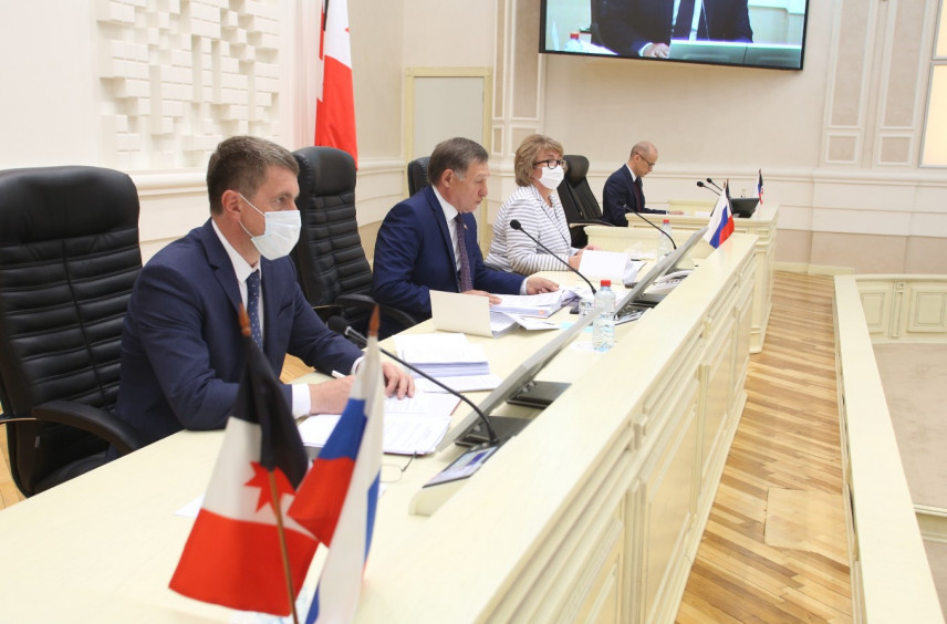 Совершивших преступление госслужащих Удмуртии будут лишать пенсий
