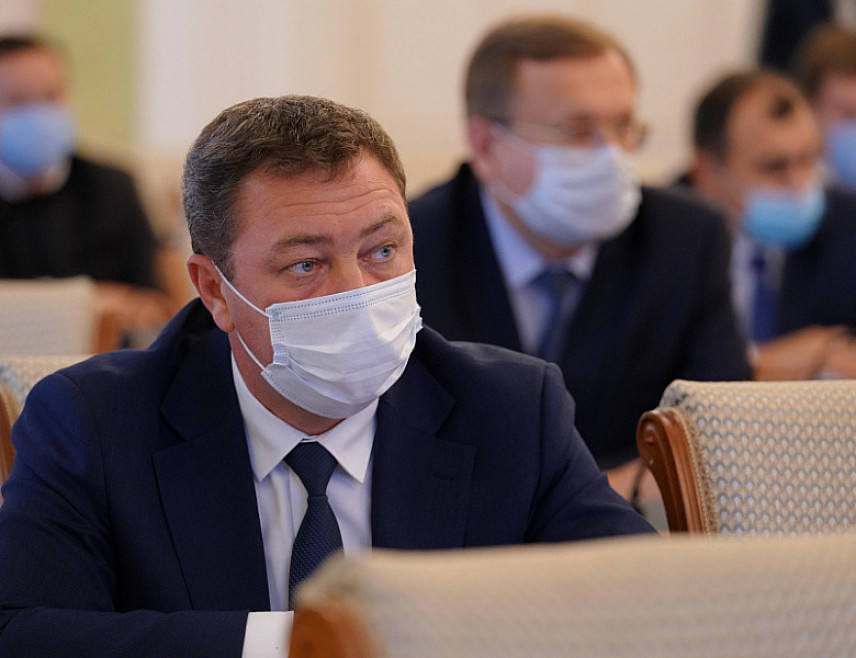 Глава Башкирии поручил ужесточить масочный режим в госучреждениях