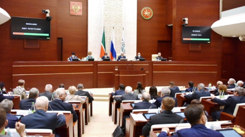 В Татарстане награжденным госслужащим заплатят при увольнении