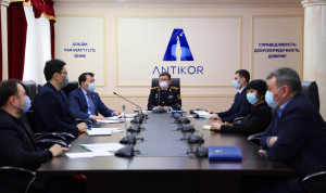 В Казахстане чиновников призвали к скромности