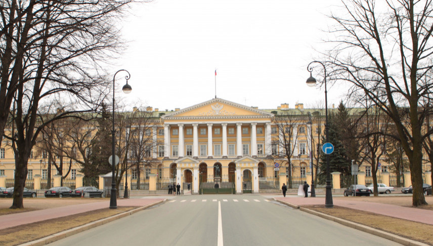 К внедрению системы бережливого управления приступили 6 комитетов Смольного