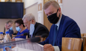 До 20 мая аттестацию пройдет 71 госслужащий Алтайского края