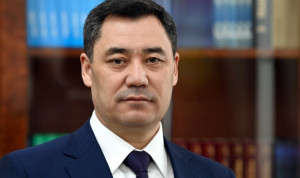 В Киргизии штат чиновников сократят на треть