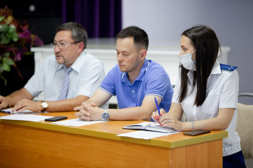 Южно-Сахалинские власти отчитались о проделанной антикоррупционной работе