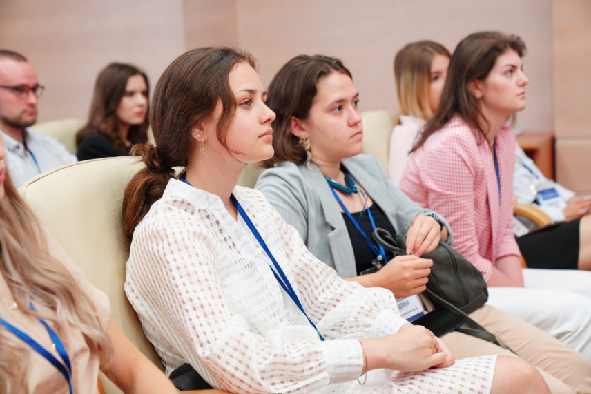 Власти Подмосковья подвели итоги конкурса «Я и государственная служба»