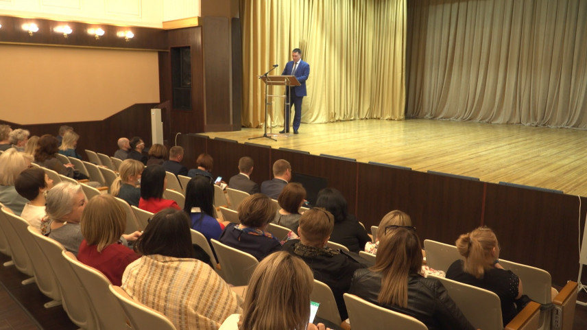 Власти Камчатки продолжат проводить выездные публичные отчёты