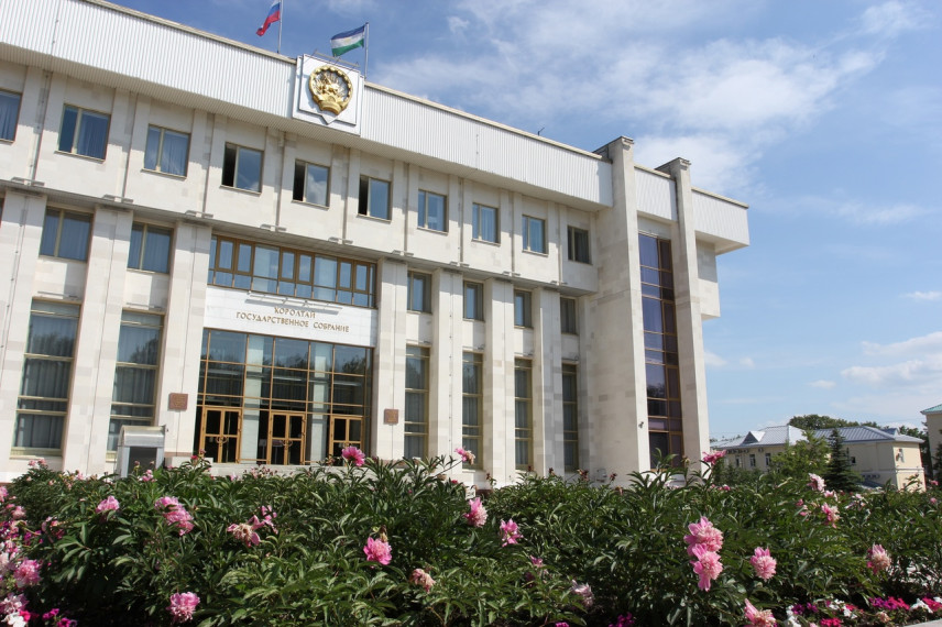 Для госслужащих Башкортостана учредят почетное звание