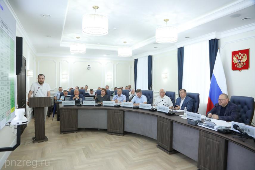 Губернатор Пензенской области потребовал повысить качество обратной связи органов власти