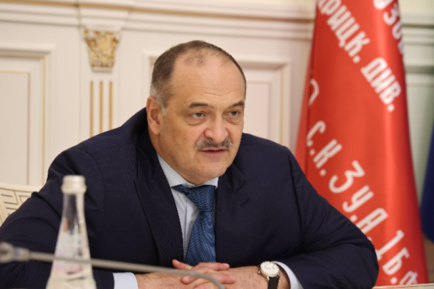 Глава Дагестана встретился с участниками кадровых программ