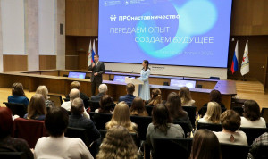 Знаки «Почетный наставник» получили госслужащие Нижегородской области