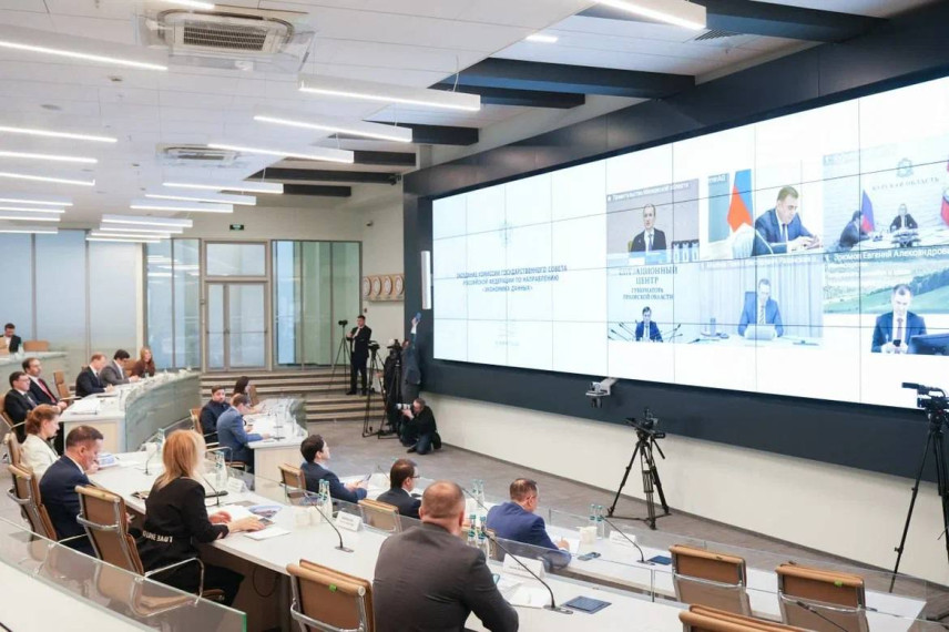 Власти Нижегородской области предложили обучать всех госслужащих работе с ИИ