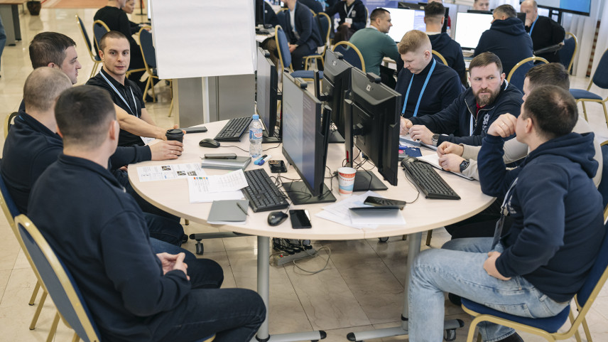 Управленцы Ямала проходят выездную практику в Салехарде