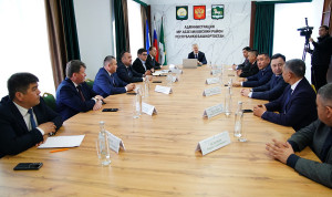 Глава Башкирии провел встречу с главами муниципалитетов Зауралья