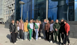 В Новосибирской области госслужащие открыли сезон утренних зарядок