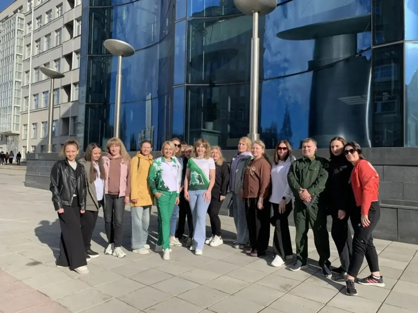 В Новосибирской области госслужащие открыли сезон утренних зарядок