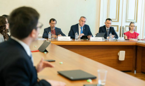 Губернатор Югры принял участие в защите проектов мастерской ХМАО в ВШЭ