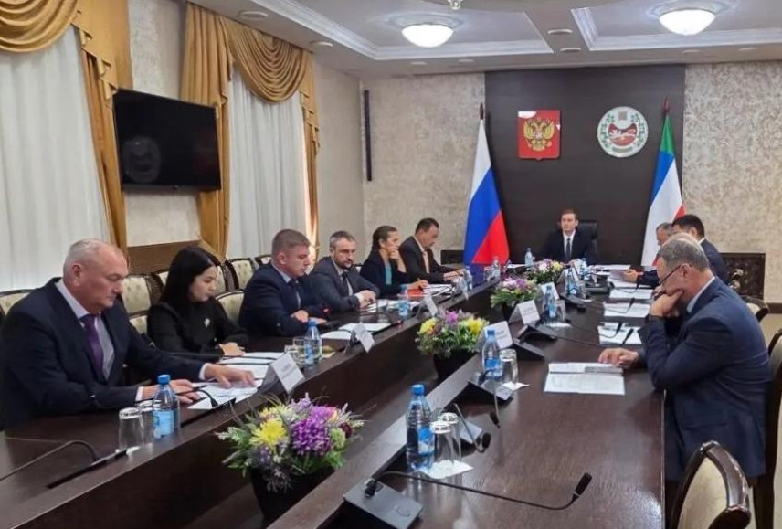 Госслужащие Хакасии обсудили меры по профилактике коррупции в органах власти