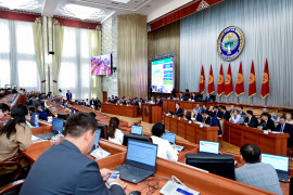 Чиновников Кыргызстана обяжут носить национальный головной убор